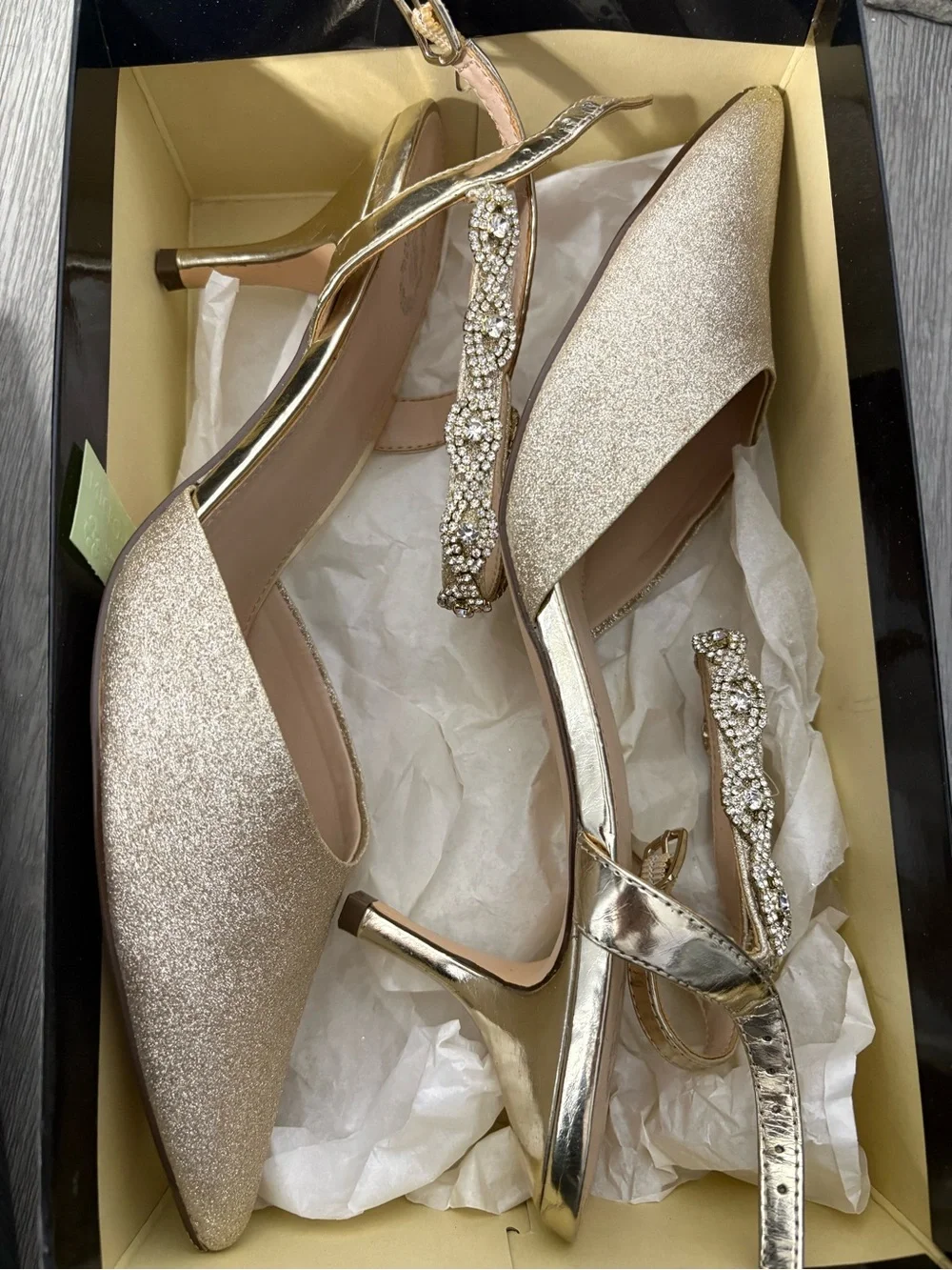 Glitter Pointed Slingback Heels in Gold